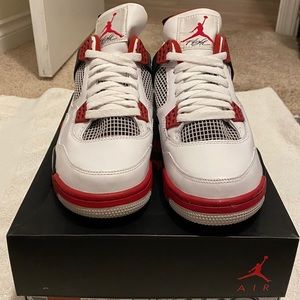 Air Jordan 4